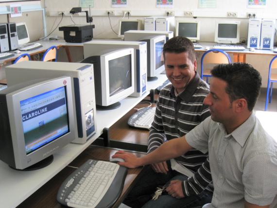 Pour Carmelo Pirrello (à droite), la plateforme permet de produire des cours en commun.